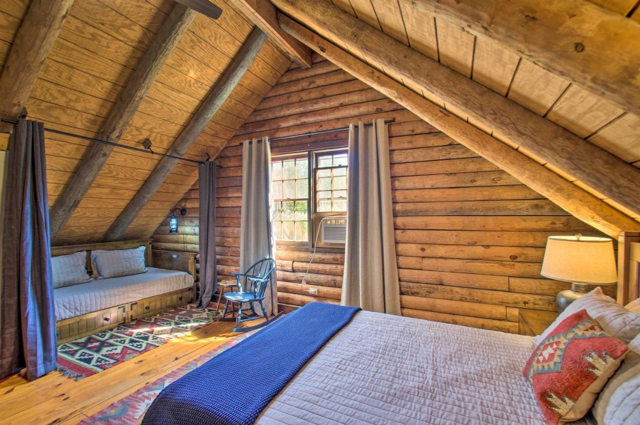 Cozy Log Cabin Getaway With Fire Pit And 3 Acres! Ruckersville 外观 照片
