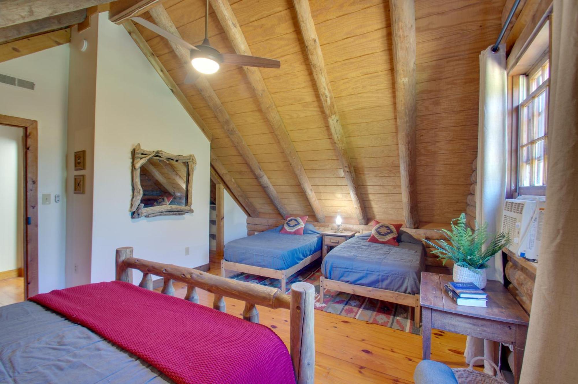 Cozy Log Cabin Getaway With Fire Pit And 3 Acres! Ruckersville 外观 照片