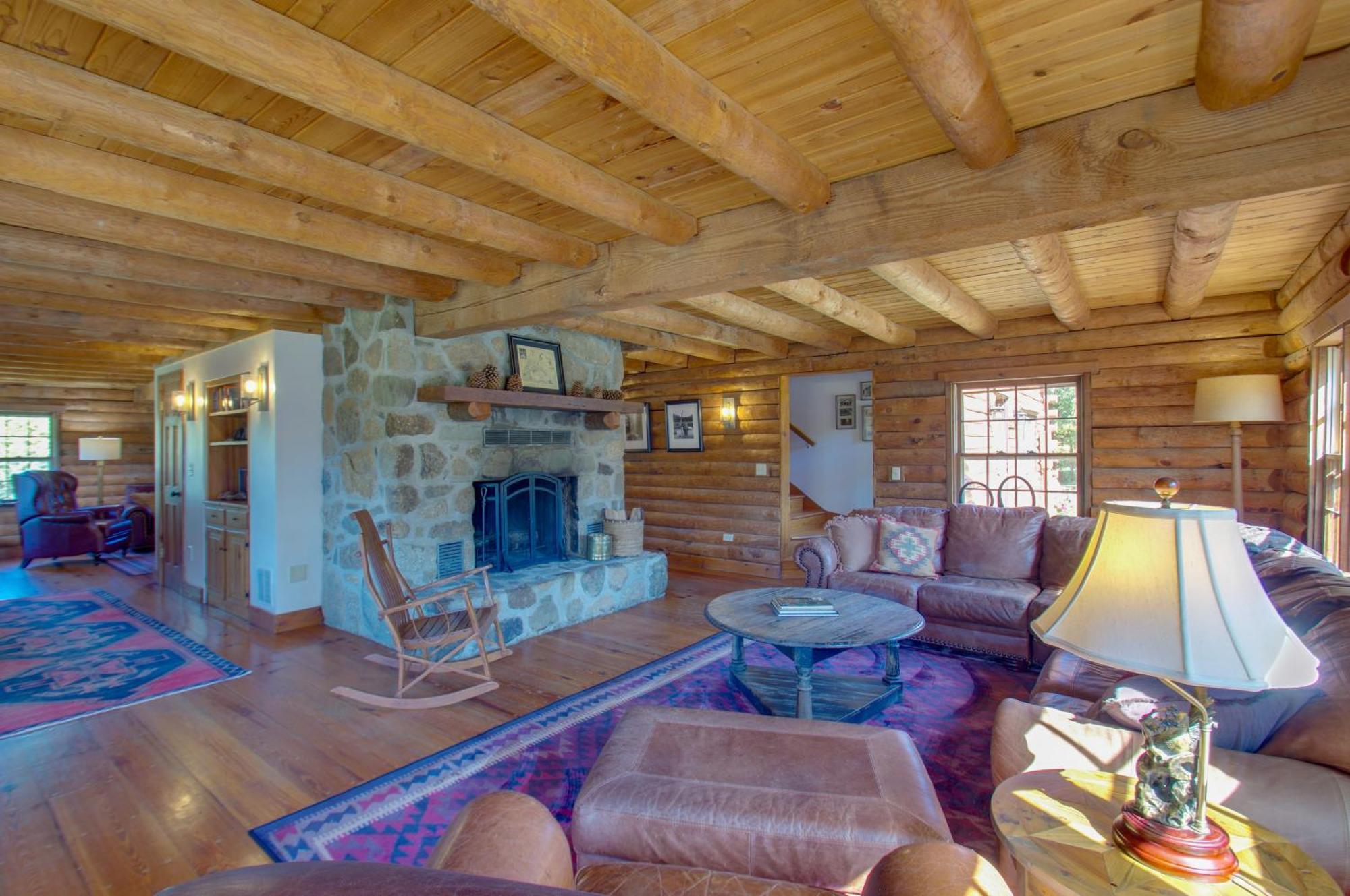 Cozy Log Cabin Getaway With Fire Pit And 3 Acres! Ruckersville 外观 照片