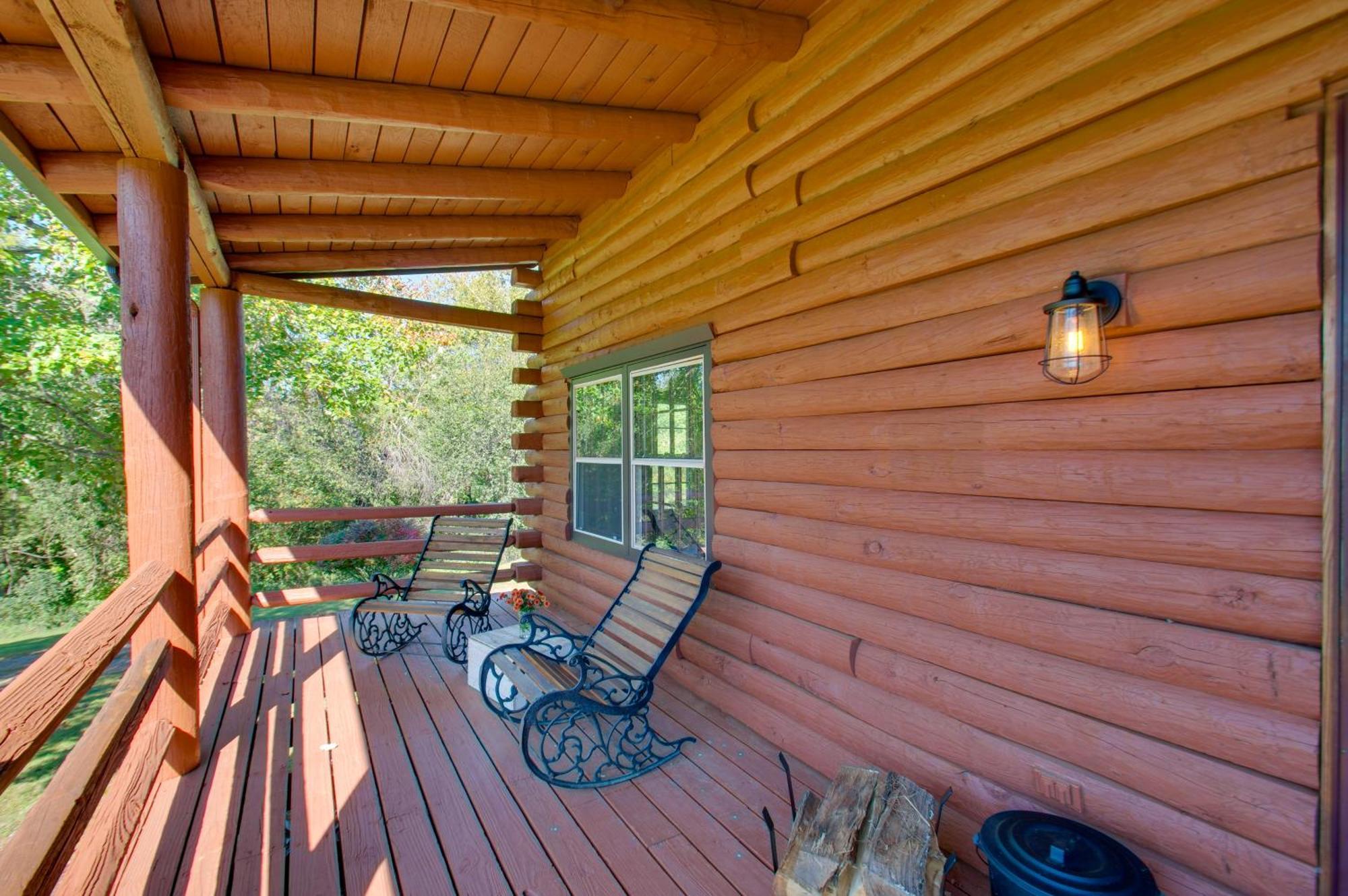 Cozy Log Cabin Getaway With Fire Pit And 3 Acres! Ruckersville 外观 照片