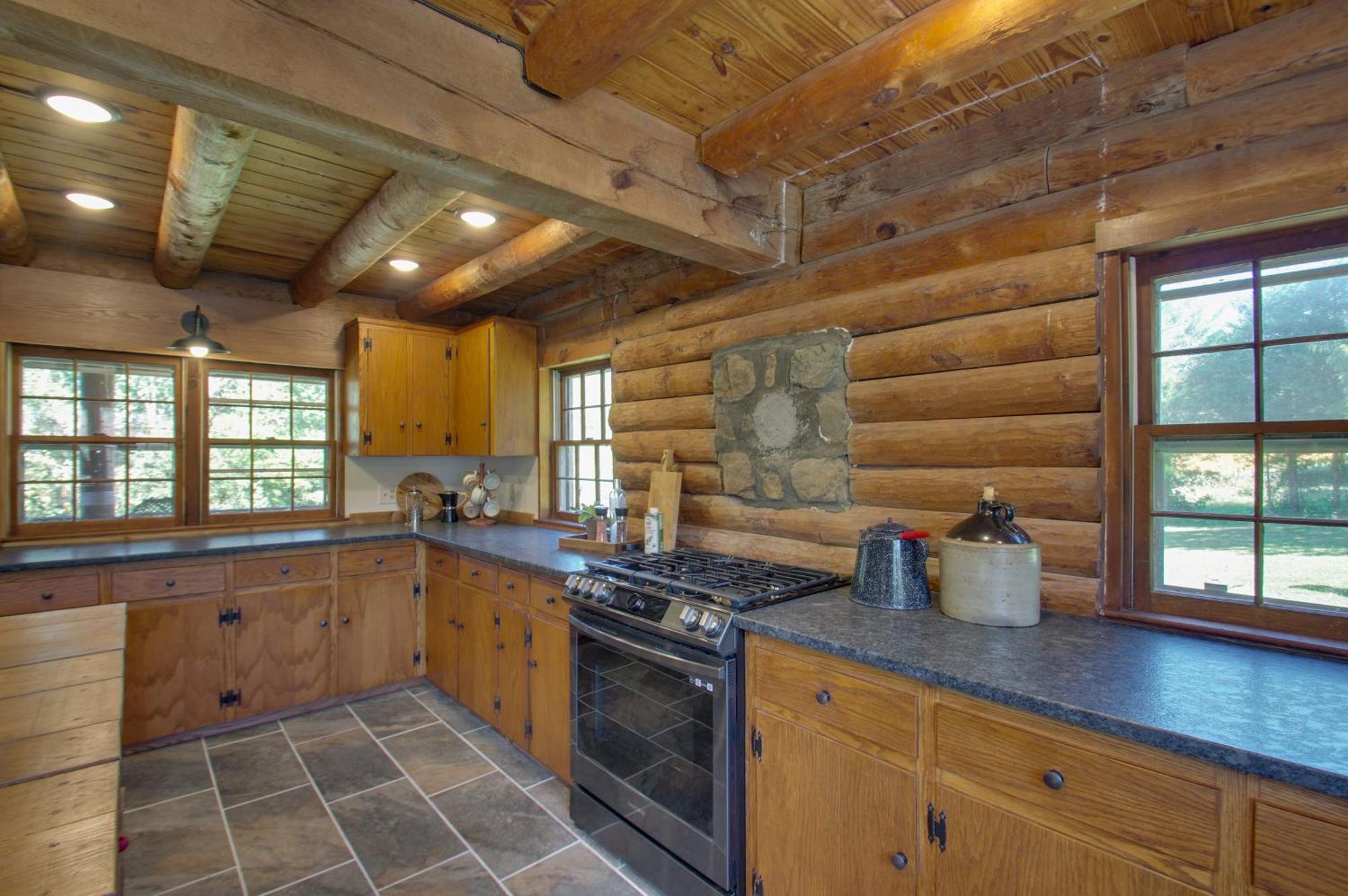 Cozy Log Cabin Getaway With Fire Pit And 3 Acres! Ruckersville 外观 照片