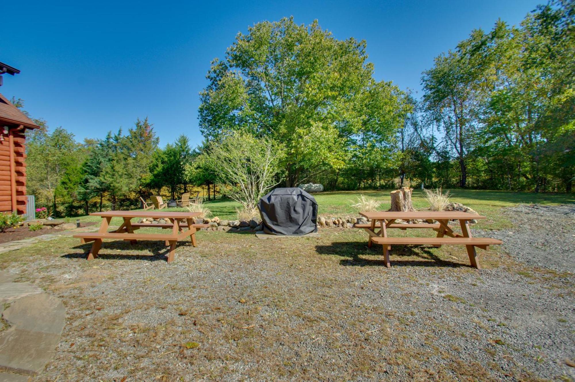 Cozy Log Cabin Getaway With Fire Pit And 3 Acres! Ruckersville 外观 照片